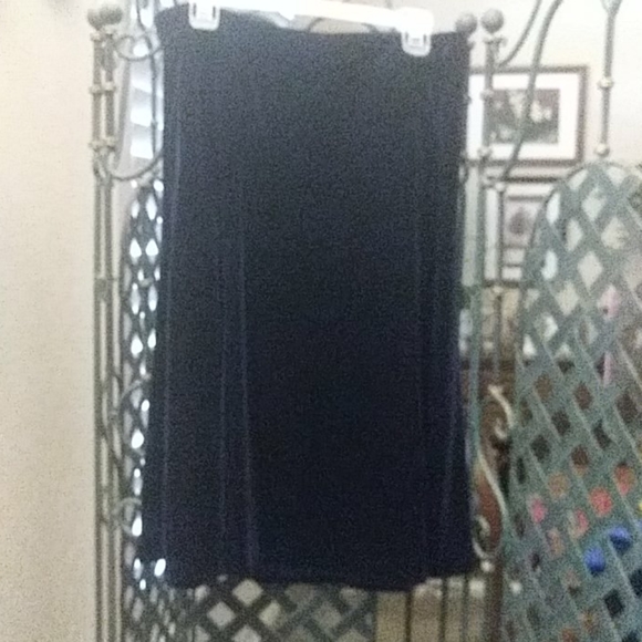Quacker Factory Navy Blue Velvet skirt. - Picture 2 of 2